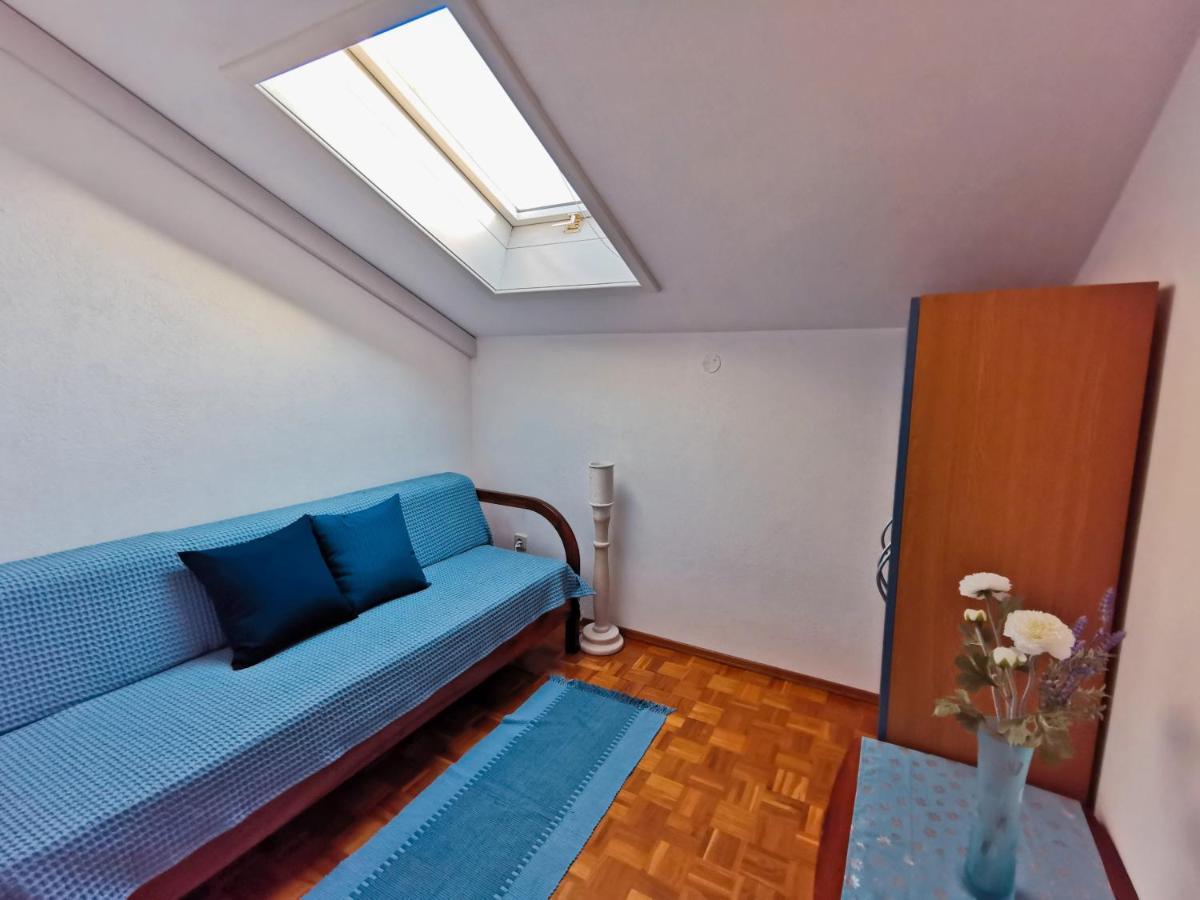 Ela Apartment *