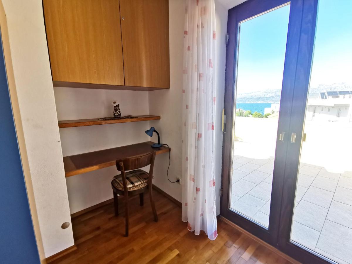 Ela Apartment Postira