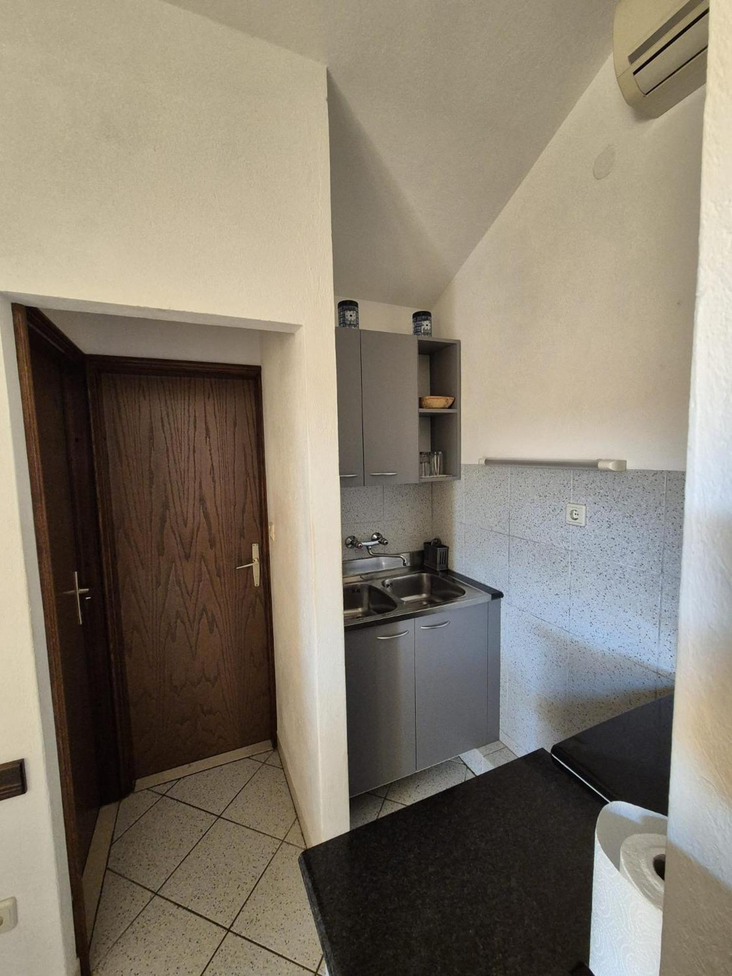Ela Apartment Postira